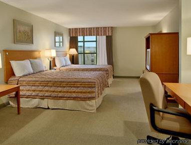 Hotel Wingate By Wyndham East