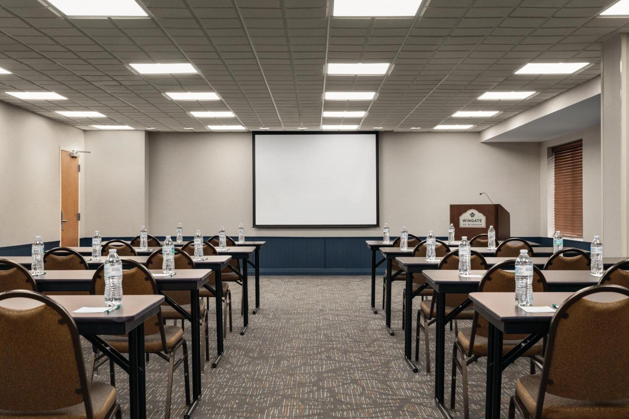 Wingate By Wyndham East 3* Louisville