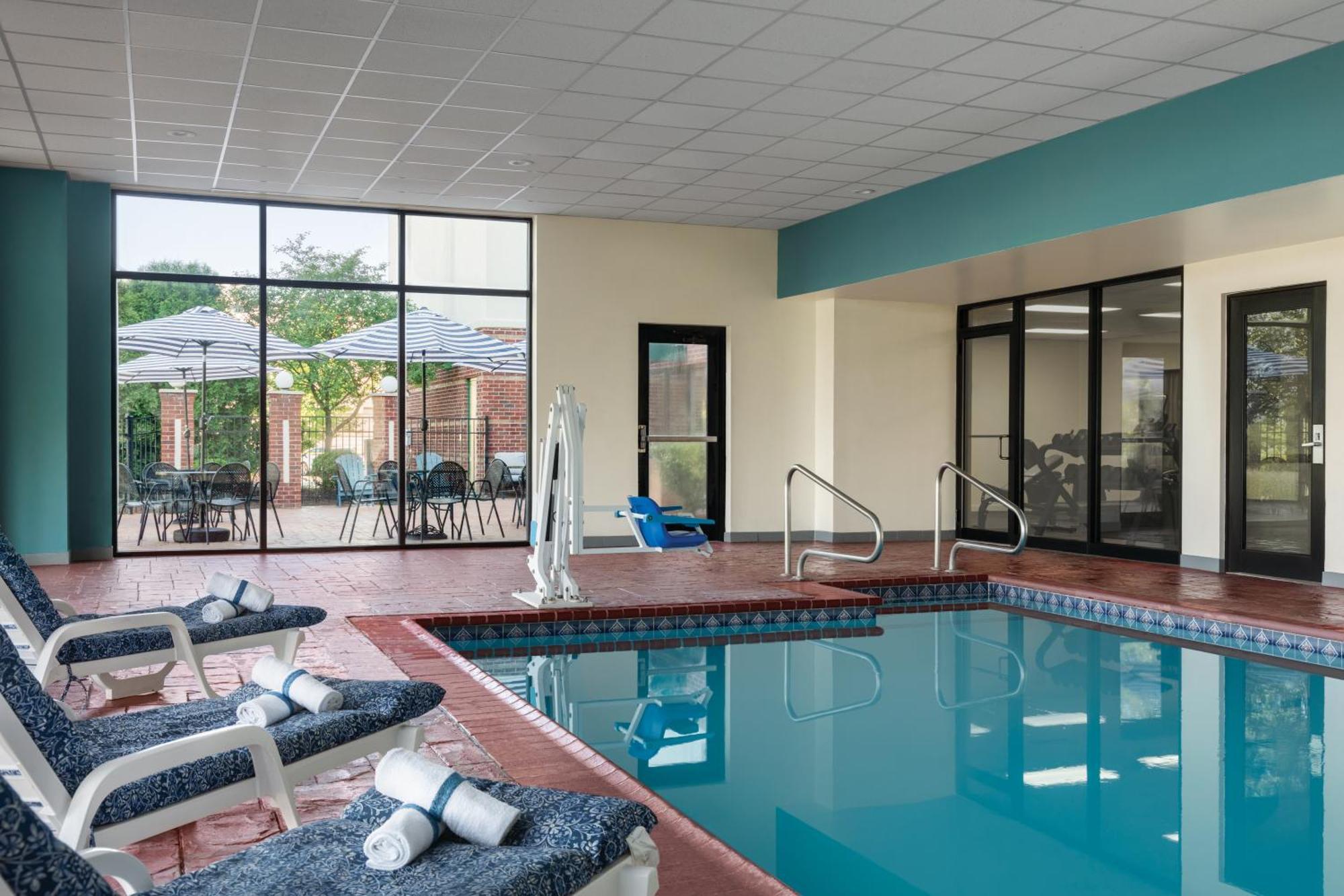 Wingate By Wyndham East Hotel 3*