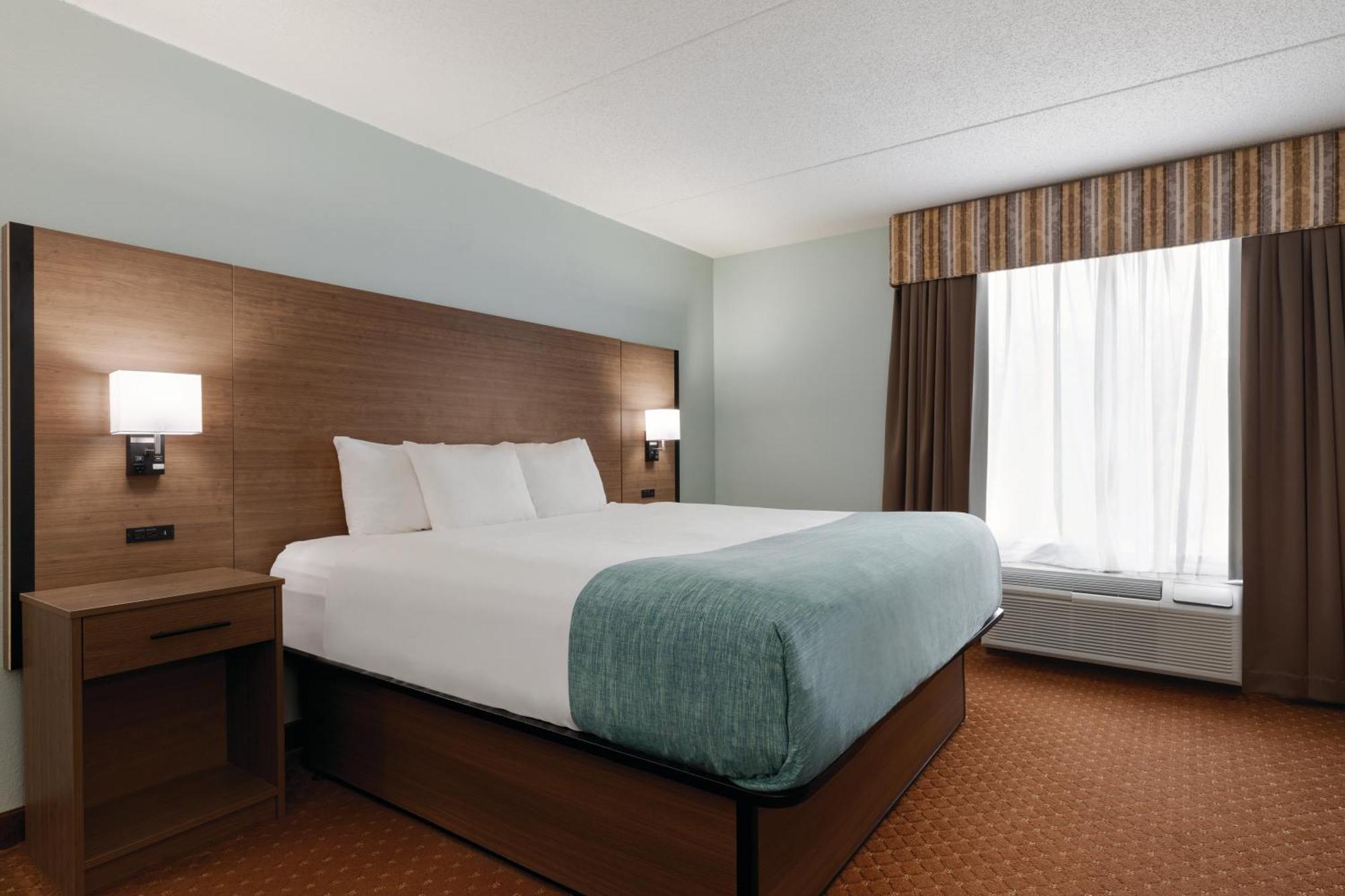 Wingate By Wyndham East Louisville