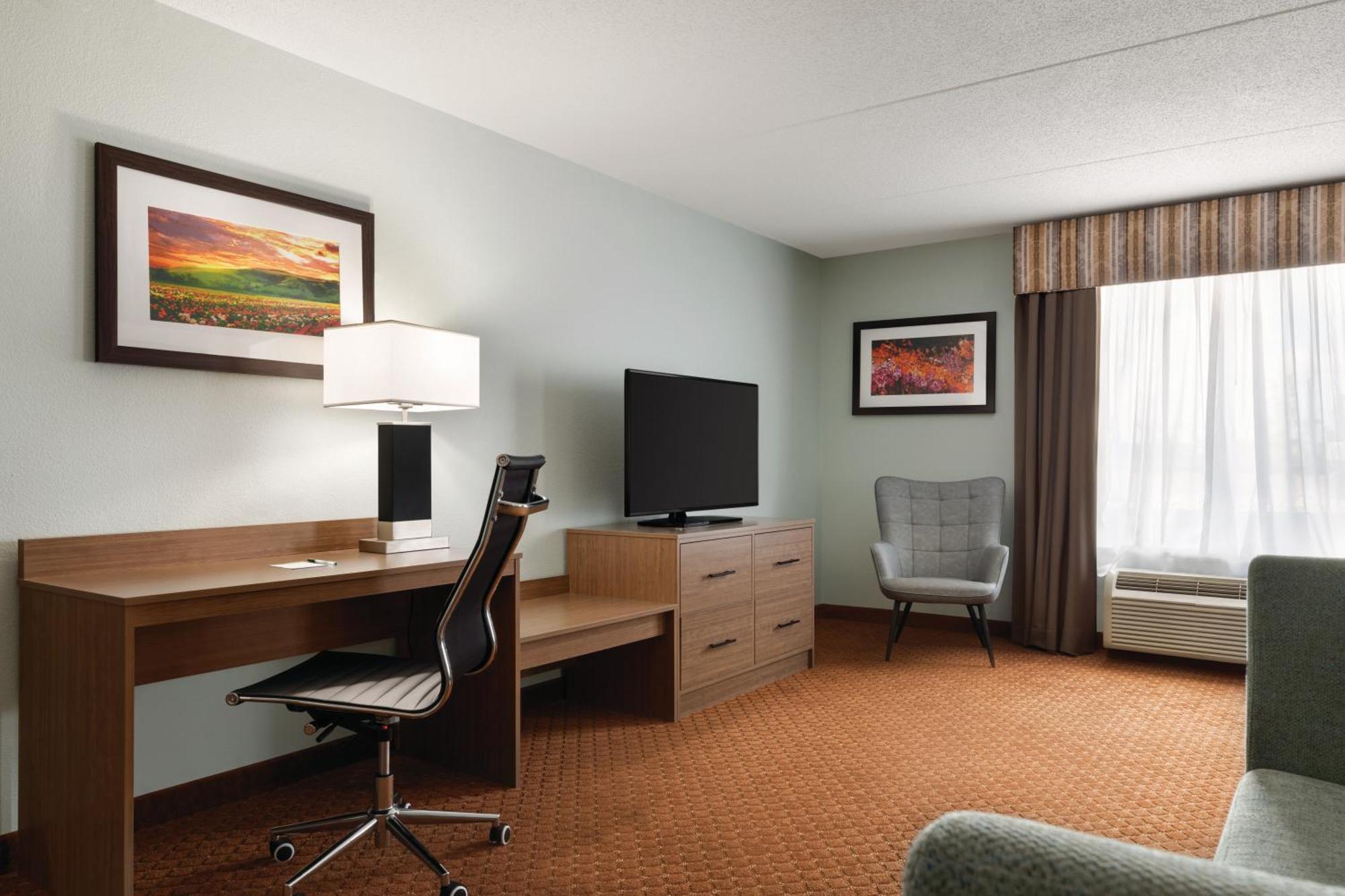 Wingate By Wyndham East
