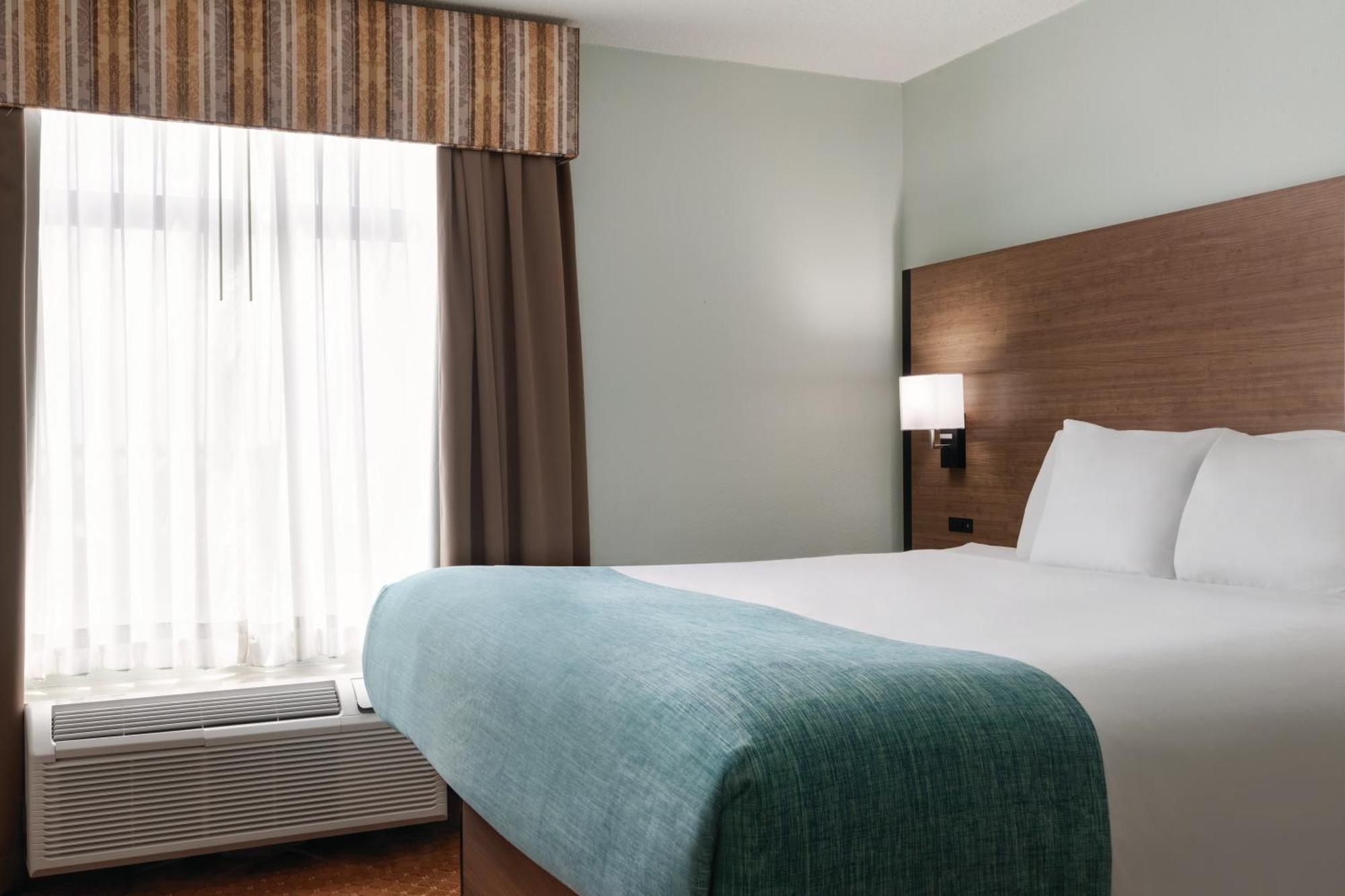 Wingate By Wyndham East Louisville